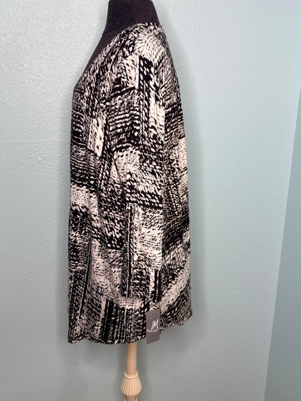 NEW JM Collection Plus Size Blouse - Picture 2 of 11